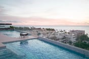 New exceptional 1BR one block to the beach