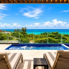Spacious 1BR • Rooftop Pool • steps to Beach 38st