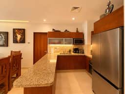 2 Bdr Best location 38 street steps to the beach - Image 3