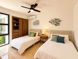 Elegant 2BR/2BA spacious | Pool, Balcony & Style - Imagen 4