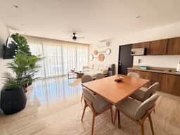 Elegant 2BR/2BA spacious | Pool, Balcony & Style - Imagen 5