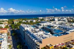Modern 1BR • Pool + Rooftop • Prime location - Imagen 5