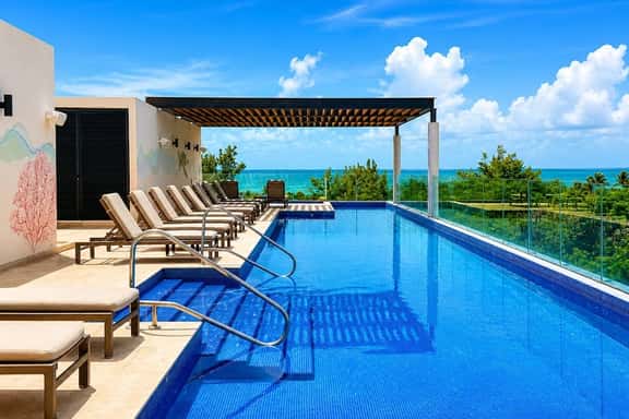 2 Bdr Best location 38 street steps to the beach - Imagen 1