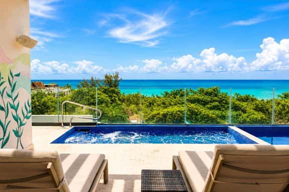 Spacious 1BR • Rooftop Pool • steps to Beach 38st - Image 1