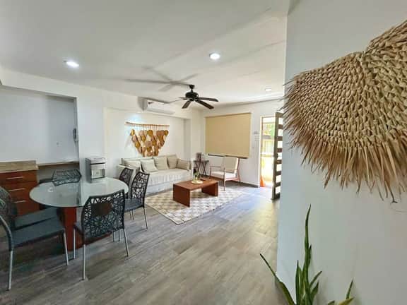 3 Bdr+ BBQ Privado | Tranquilo en 5ª Av. + Playa - Imagen 3