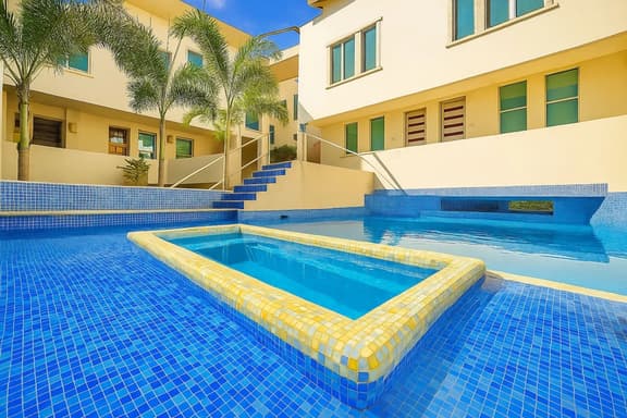 3 Bdr+ BBQ Privado | Tranquilo en 5ª Av. + Playa - Imagen 1
