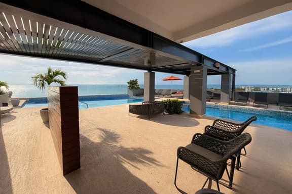 Luxury 1bd ocean view, steps from beach & 5av - Imagen 1