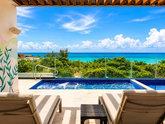 Spacious 1BR • Rooftop Pool • steps to Beach 38st - Image 1